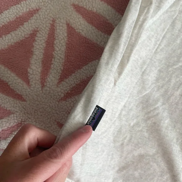 Patagonia Light Gray T-Shirt - Picture 3 of 5